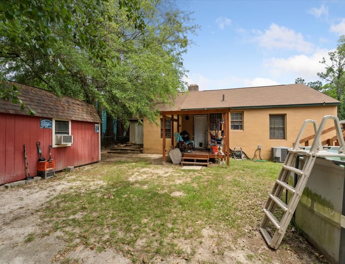 Backyard space at a home in Midtown Savannah, GA